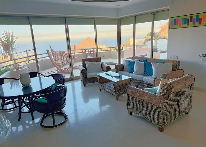 Villa Pedregal With 75-ft Pool And Panoramic Views *